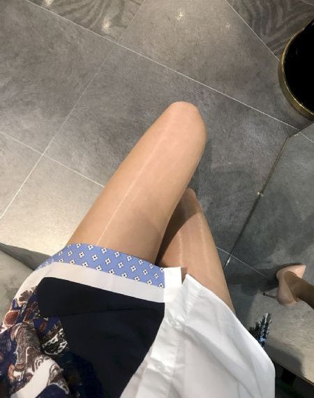 关秀媚三级露全乳